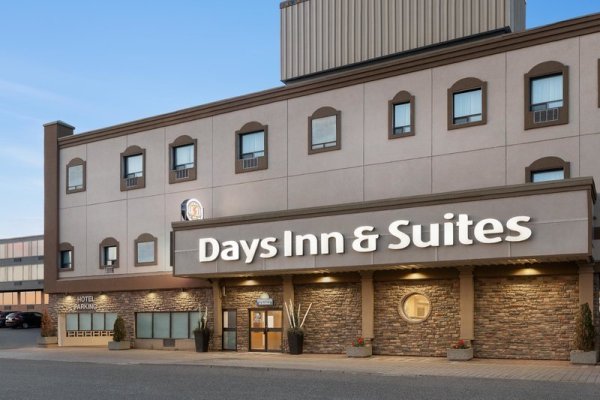 Days Inn & Suites Sault Ste. Marie On