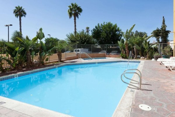 Ramada Plaza by Wyndham Garden Grove/Anaheim South