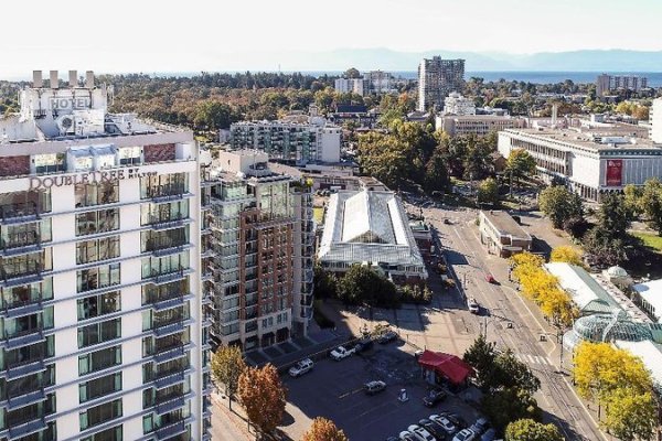 DoubleTree by Hilton Hotel & Suites Victoria