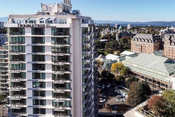 DoubleTree by Hilton Hotel & Suites Victoria
