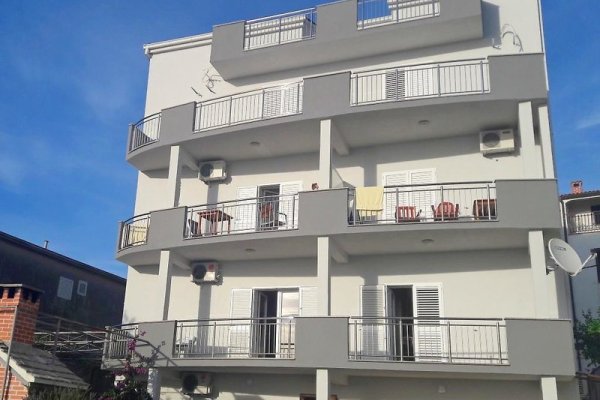 Apartments Jure Miljak