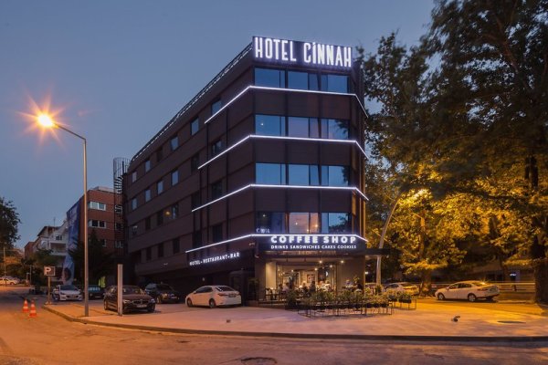 Hotel Cinnah