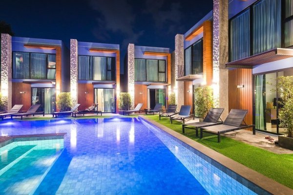 Peace Blue Naiharn Resort Phuket