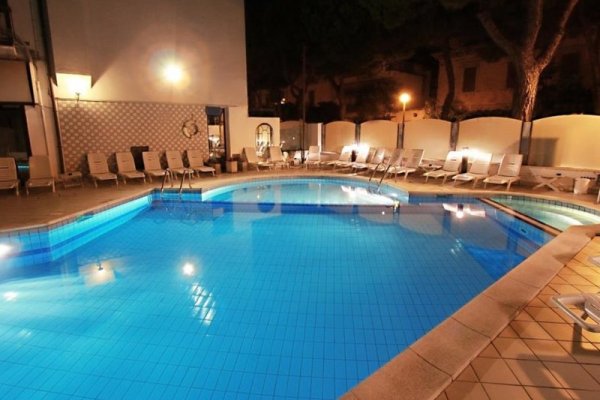 Aura Living Hotel