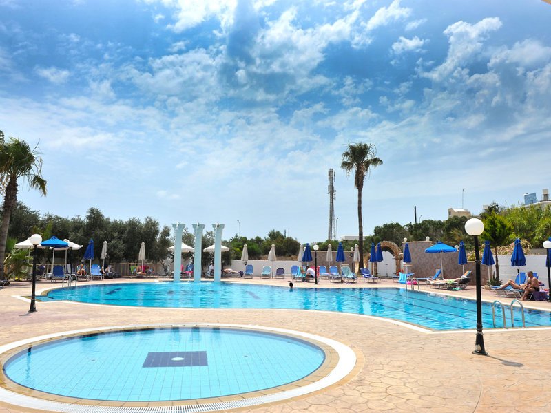 Chrystalla Hotel