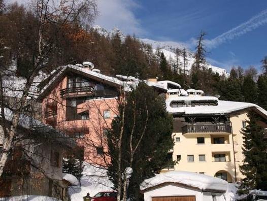 Aparthotel Chesa Bellaval