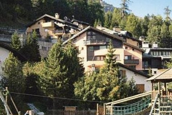 Aparthotel Chesa Bellaval