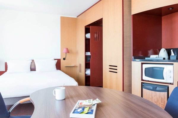 Novotel Suites Nice Airport Hotel