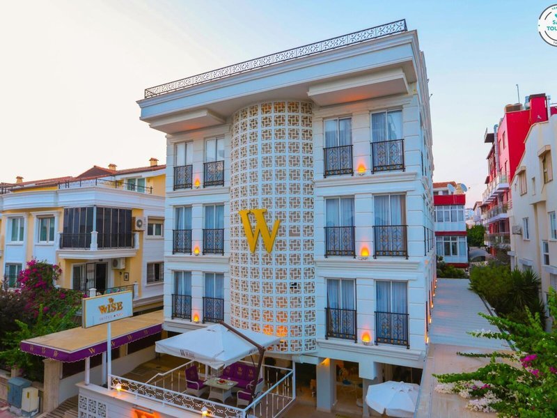 Wise Hotel & Spa