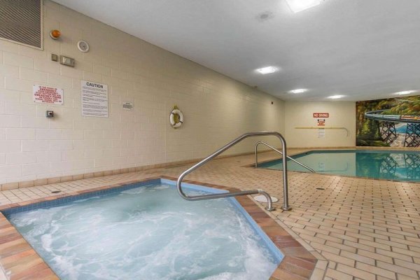 Quality Inn & Suites Bay Front