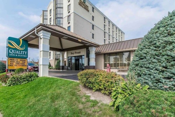 Quality Inn & Suites Bay Front