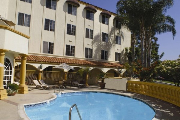 Hampton Inn & Suites Santa Ana/Orange County Airport