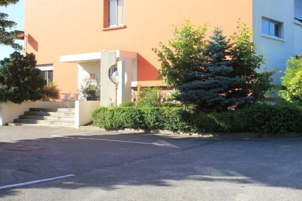 Adonis Lyon Est  Hôtel Artys