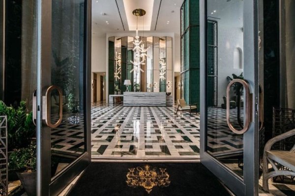 SLS LUX Brickell