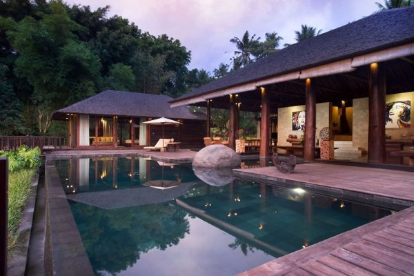 Kamaniiya River Villa