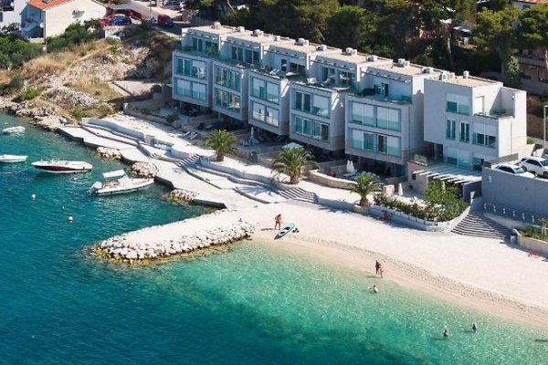 Livingstone Beach House