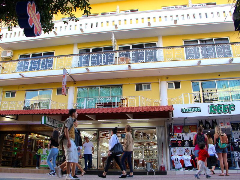 Plaza Del Sol