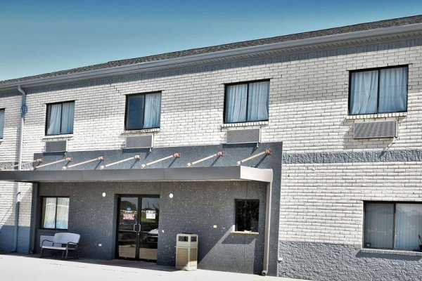 Super 8 by Wyndham Beaumont/I-10 S