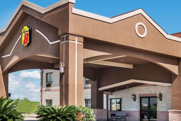 Super 8 by Wyndham Beaumont/I-10 S