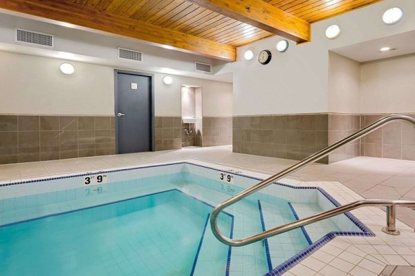 Ramada by Wyndham Kamloops