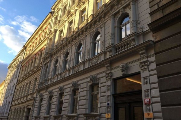 H7 Palace