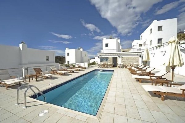 Lenikos Resort