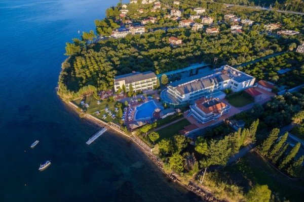 Poseidon Palace & Studios Apartments