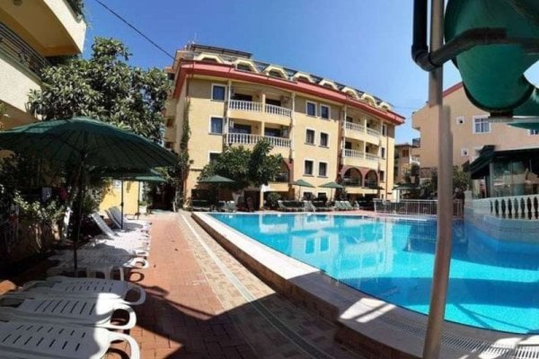 Maxwell Holiday Club
