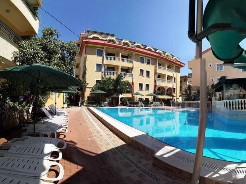 Maxwell Holiday Club