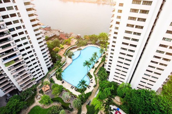 Riverine Place Hotel and Residence