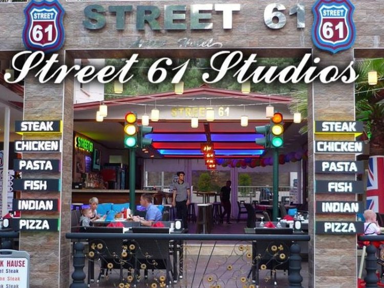 Street 61 Studio Hotel