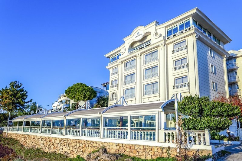 La Boutique Hotel & Suites