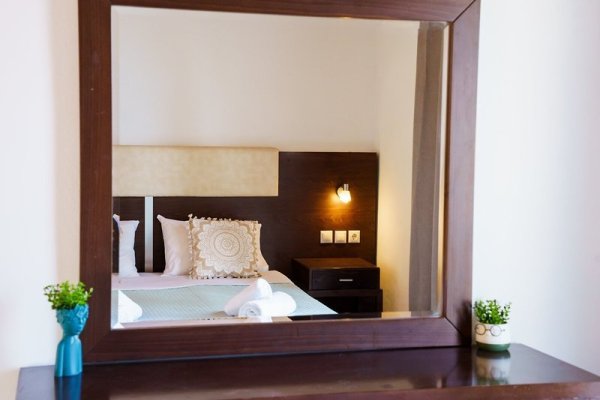 Mayo Rooms