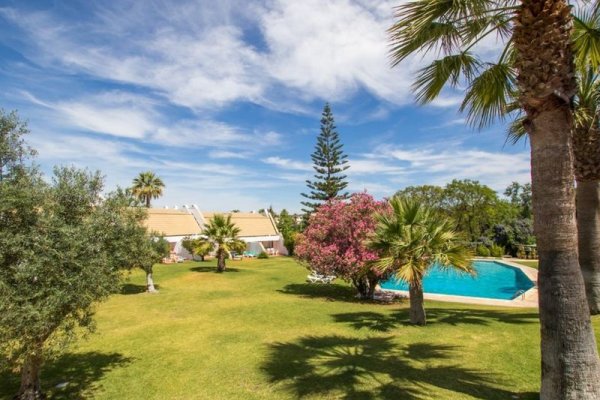 Moura Golf Village