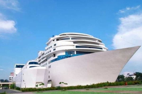 Pacific Palace Hotel