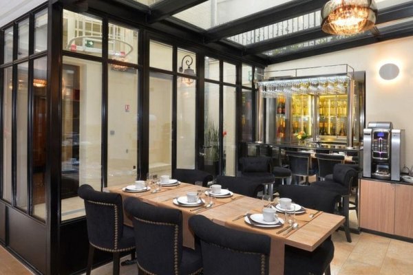 18 Hotel Paris