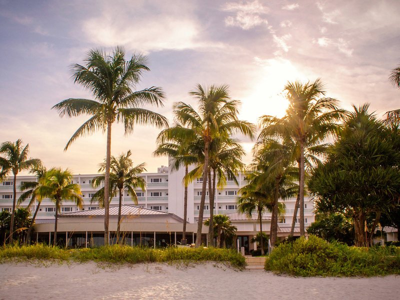 The Naples Beach & Golf Club