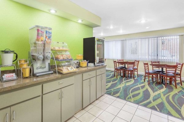 Days Inn by Wyndham Albany SUNY