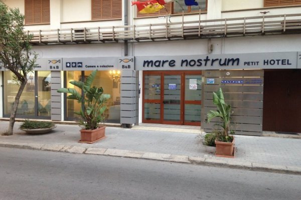 Mare Nostrum Petit Hotel