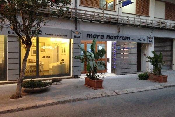 Mare Nostrum Petit Hotel