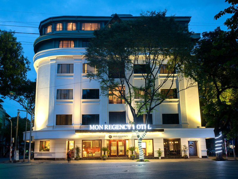 Mon Regency Hotel