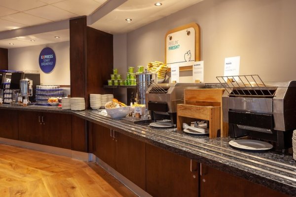 Holiday Inn Express Glasgow  City Center Theatreland