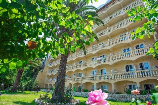 Pontikonisi Hotel & Suites
