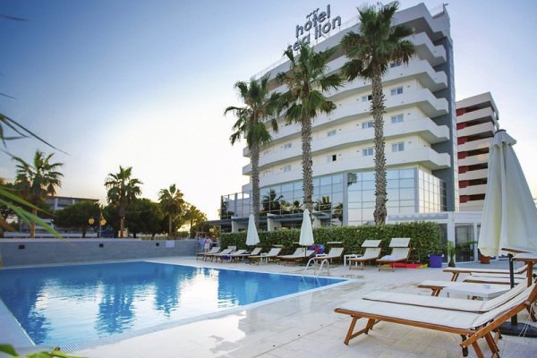 Sea Lion Hotel