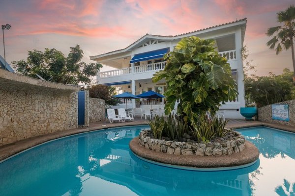 Hosteria Mar y Sol