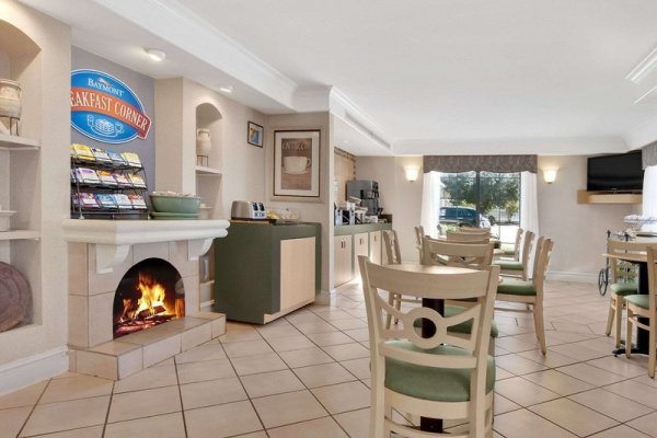 Baymont Inn & Suites Longview