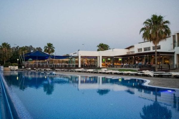 Theo Sunset Bay Hotel