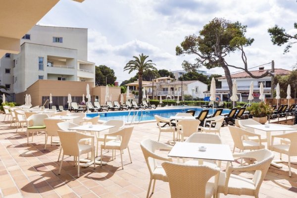 Hotel y Apartamentos Leman
