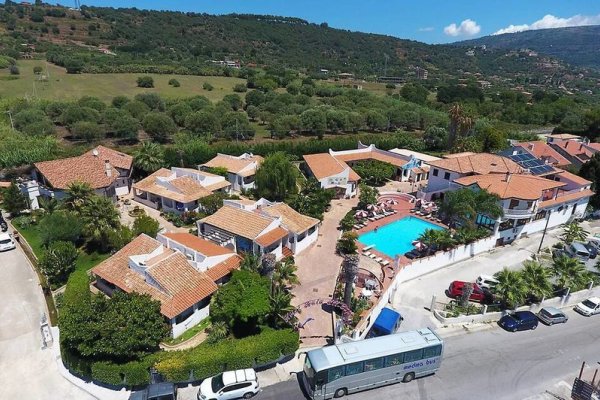 Hotel Baia Del Capo