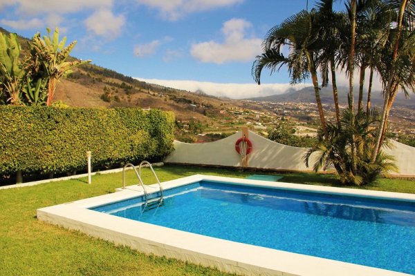 Villas Los Lomos & Casa Elisa